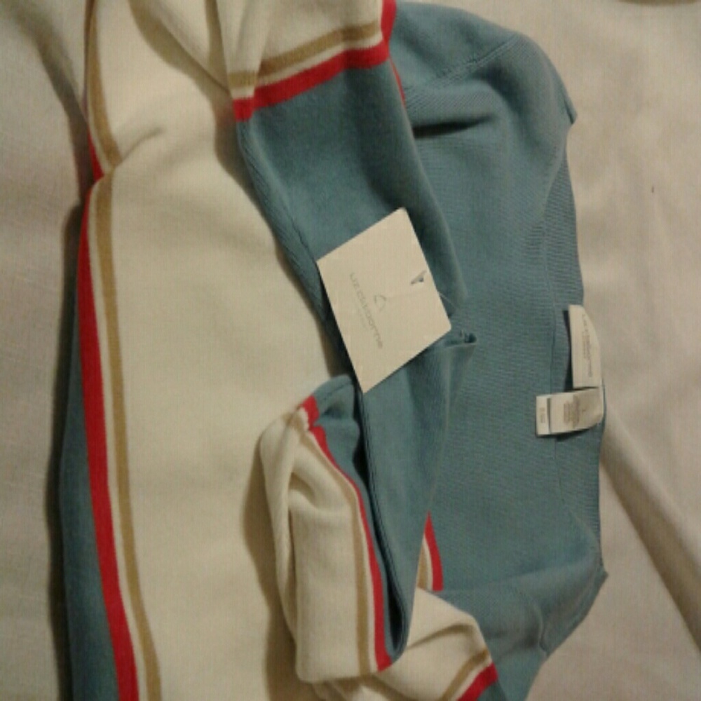 two sweaters - Picture 3 of 4